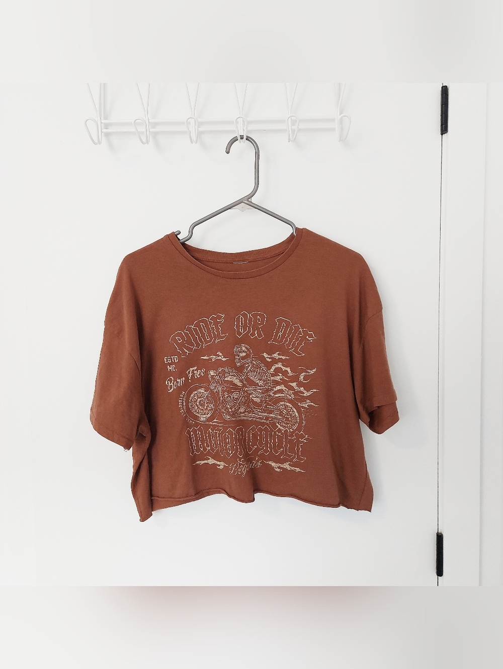 Rust cropped graphic tee